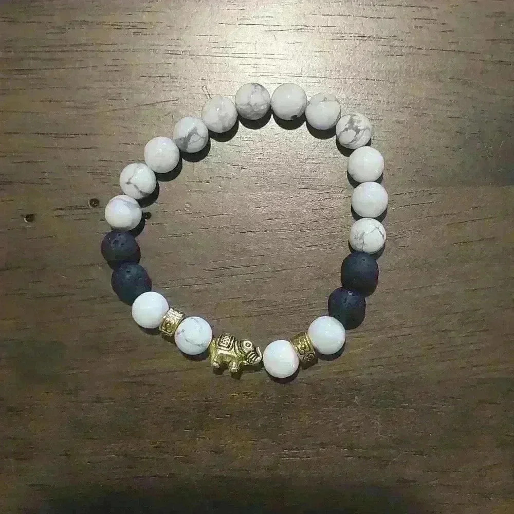 Howlite stone diffuser bracelet - Picture 1 of 1